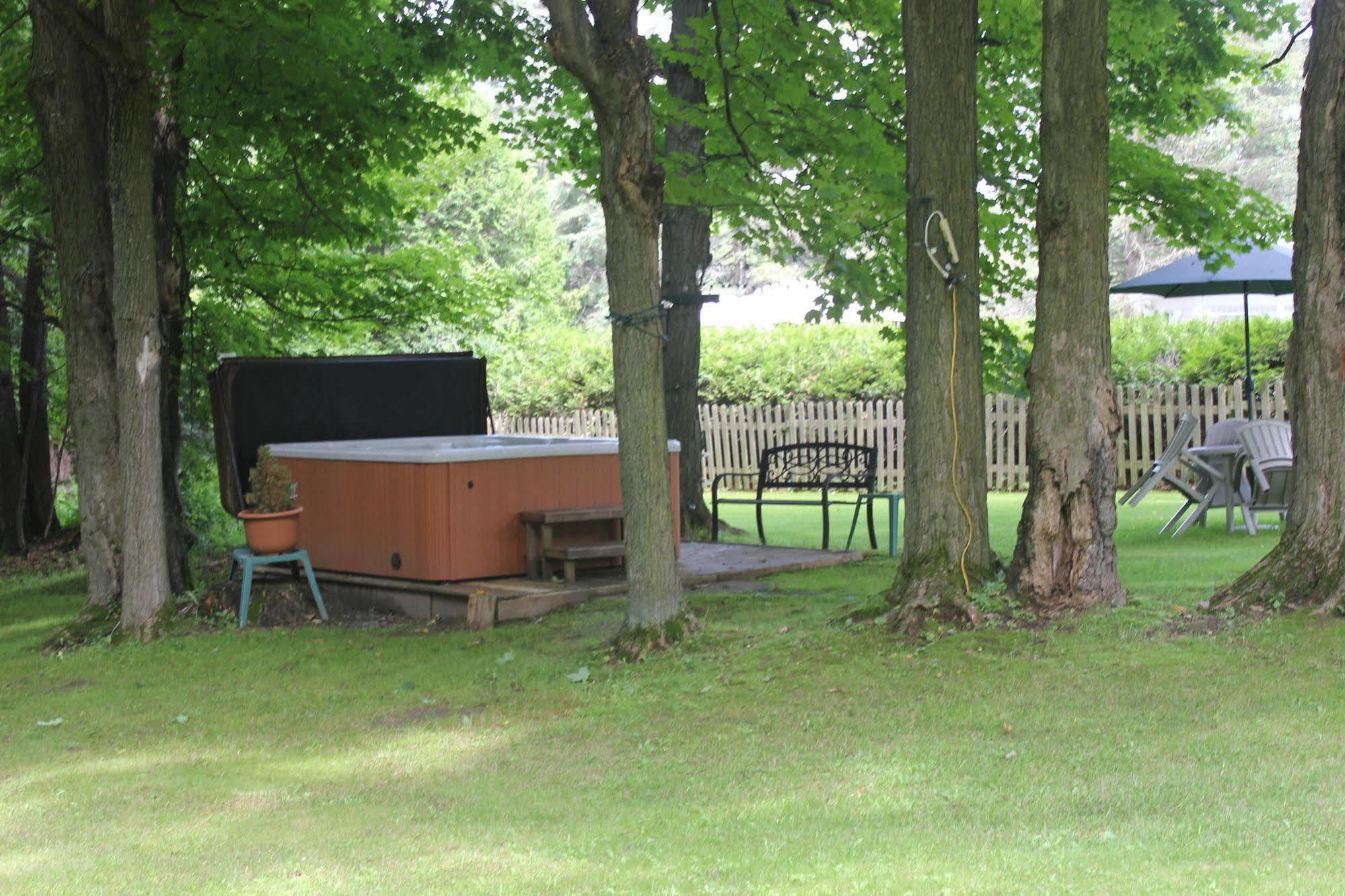 Bed and Breakfast Domaine Les Boises Lee Farm S.A Stanstead Екстер'єр фото